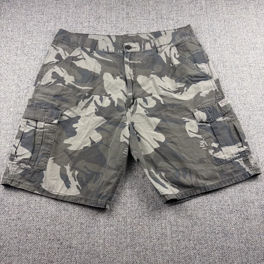 Vintage Wrangler Men Camo Cargo Shorts Y2K Woodland Camouflage Cotton SZ 38